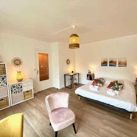 Nihal, Studio Proche Zenith Avec Parking Et Balcon Caen Buitenkant foto