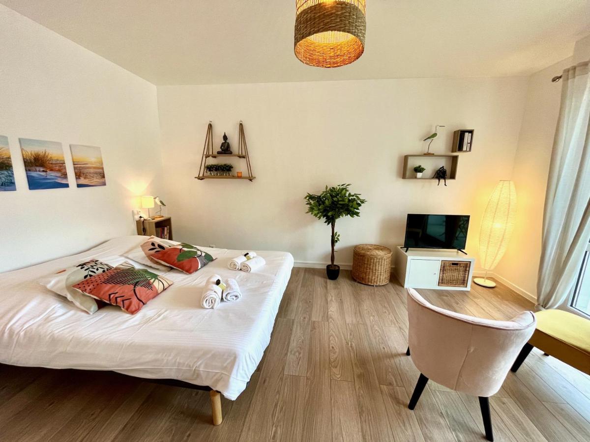 Nihal, Studio Proche Zenith Avec Parking Et Balcon Caen Buitenkant foto